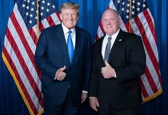 边境事务负责人汤姆霍曼