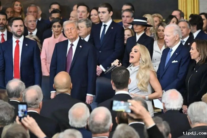 特朗普正式就职美国总统