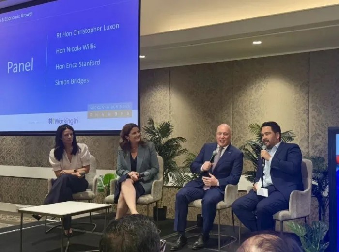 新西兰移民部长Erica Stanford